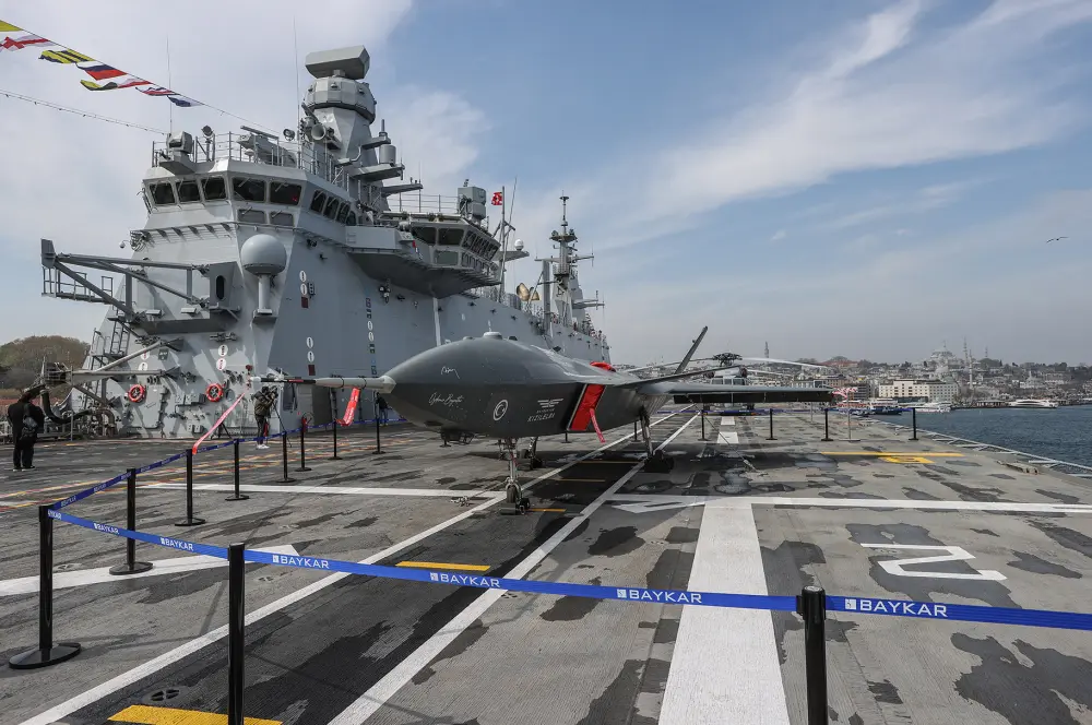 TCG Anadolu gemisi