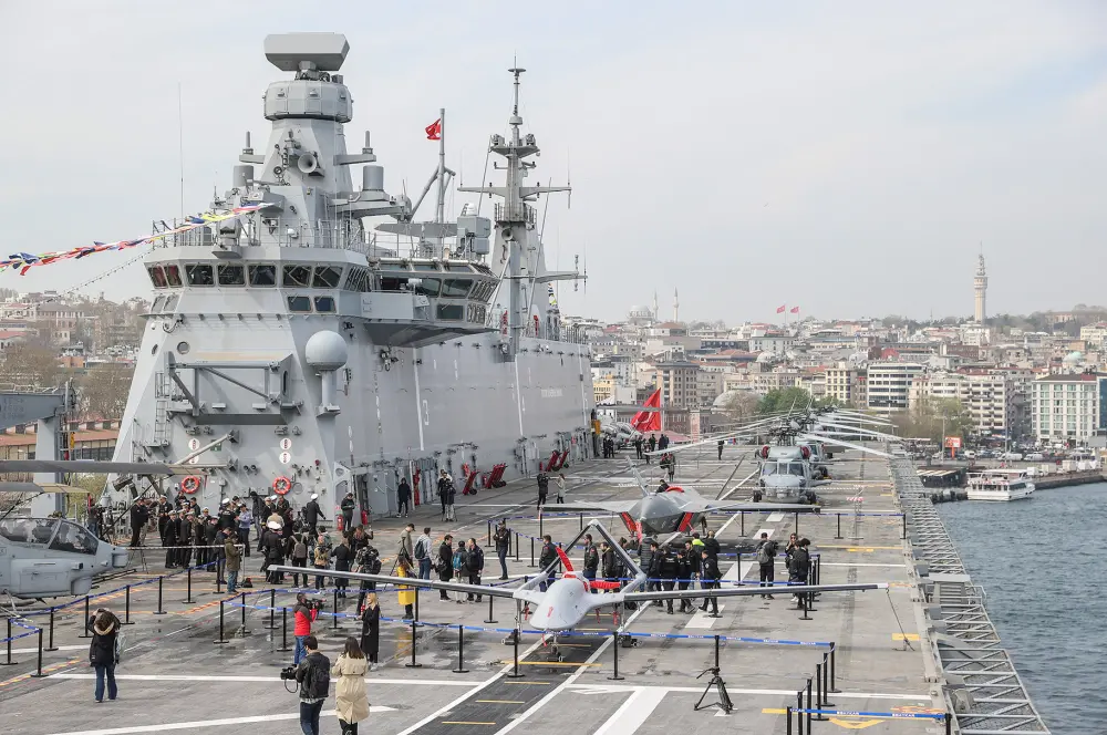 TCG Anadolu gemisi