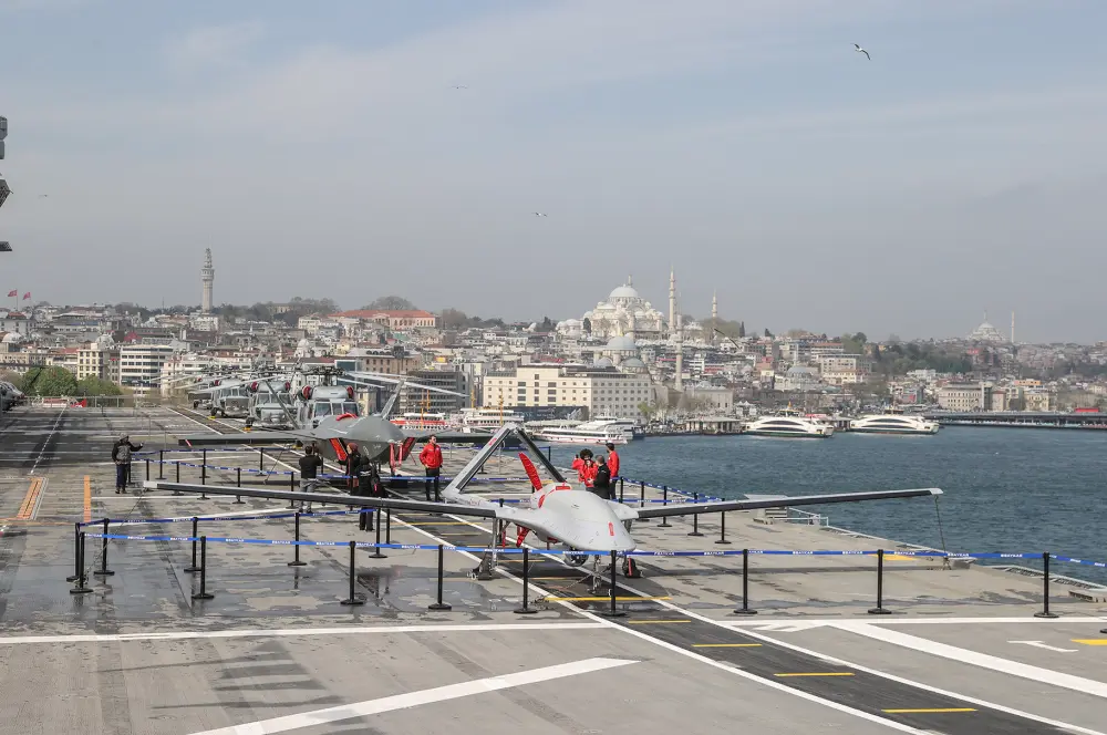 TCG Anadolu gemisi