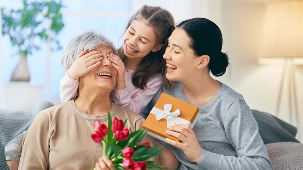 Anneler günü mesajları 2025: Anneye, eşe, ablaya en güzel sözler
