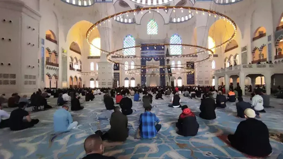 DİYANET 11 NİSAN CUMA NAMAZI: İstanbul, Ankara ve İzmir Cuma namazı vakti