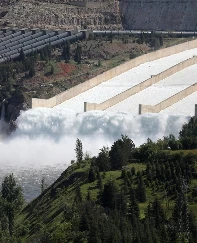 7 yıl sonra bir ilk! Keban barajının kapakları açıldı