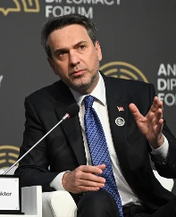 Bakan Bayraktar: Ekonomimizde anahtar kelime yenilenebilir enerji