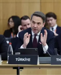 Bakan Bayraktar: Türkiye yenilenebilir enerji ve doğal gaz yatırımlarına od