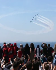 Çanakkale semalarında gurur: Türk Yıldızları’ndan gösteri uçuşu