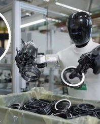 Humanoid’den robot filolarını yönetecek tek dijital beyin: KinetIQ