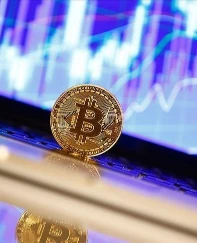 Kripto piyasasında tarihi zirve: Bitcoin 122 bin doları geçti