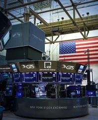 New York borsası yükseldi! Trump’ın gümrük vergisi çıkışı gündemde