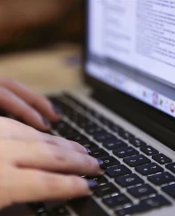 O ülkede yakıt tasarrufu nedeniyle çarşamba günleri resmi tatil ilan edildi