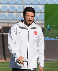 Türkiye Milli Takımının hocası Egemen Korkmaz maç sırasında fenalaştı!