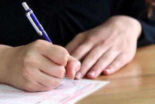 2025 AÖF final geçme notu: Kaç puan gerekli? 4 yanlış 1 doğru kuralı detayı