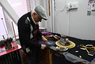 60 yıldır ekmeğini iplikten çıkarıyor