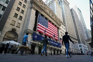 ABD tüketici güveni şubatta yükseldi: Endeks piyasa beklentilerini aştı