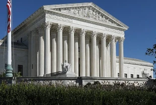 ABD Yüksek Mahkemesi, 'doğumla vatandaşlık hakkı' kararını inceleyecek: Trump’ın kararnamesi anayasaya aykırı mı?