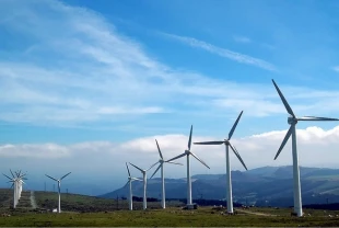 AB’de enerji dengesi değişti: Rüzgar ve güneş fosil yakıtları geride bıraktı