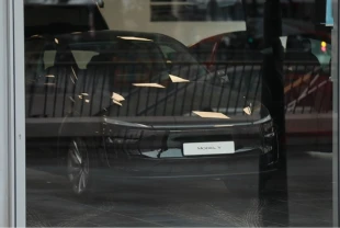 AB'de Tesla satışları gerilemeye devam ediyor