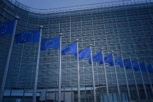 AB'den çifte Ukrayna adımı: 90 milyar euroluk finansman ve Rusya'ya yeni yaptırımlar