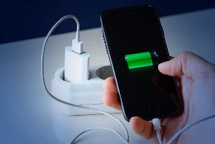 AB'den değiştirilebilir batarya kararı: Zorunlu hale gelecek