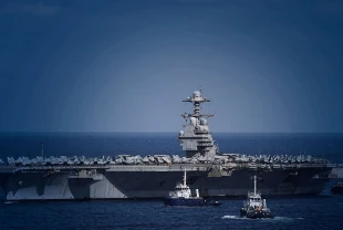 ABD'nin en büyük uçak gemisi Kızıldeniz'e ulaştı