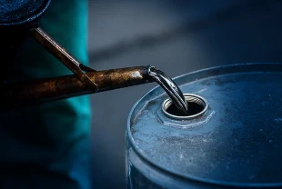 ABD’nin ham petrol stoklarında sert düşüş: 7 milyon 200 bin varil azaldı