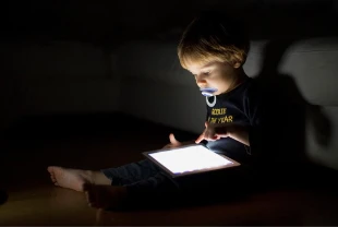 Aile Bakanlığı’ndan ekran süresi uyarısı: Çocuklar için süre sınırı açıklandı