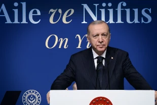 Aile ve nüfus politikalarında yeni yol haritası: Cumhurbaşkanı Erdoğan 5 hedefi açıkladı