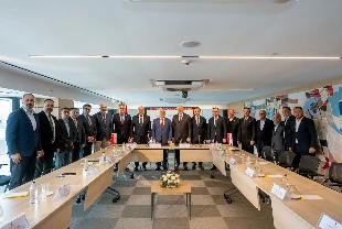 Akademi ile ticaretin kalbi Kapalıçarşı arasında güçlü köprü