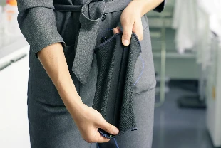 Akıllı giysiler için kırılmaz sensör: Sıvı metal fiberler 10 kat uzuyor