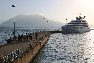 Alanya’ya lüks kruvaziyer Emerald Azzurra ile 91 turist geldi