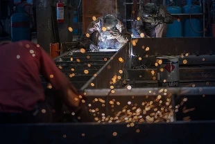 Alman sanayisinde alarm zilleri: BDI üretim tahminlerini aşağı çekti