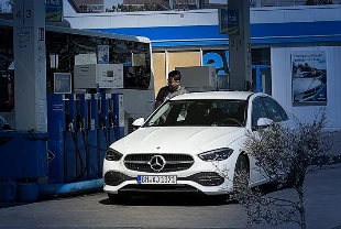 Almanya'dan Polonya'ya yakıt göçü: Sürücüler ucuz akaryakıt için kuyruğa girdi