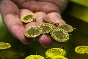 Altın gram fiyatı 7 bin TL'ye yöneldi: Çeyrek, 22 ayar bilezik, Cumhuriyet altını bugün ne kadar (10 Mayıs 2026)
