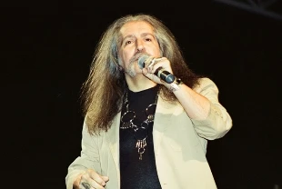 Anadolu rock müziğinin önde gelen ismi: Barış Manço