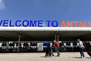 Antalya Havalimanı bir günde 230 bin yolcu ağırladı