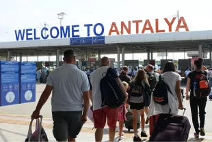 Antalya yabancı turist sayısında yeni rekora koşuyor