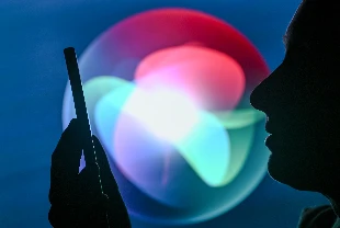 Apple Intelligence bekleneni vermedi, Siri yapay zeka da geride mi kalacak?