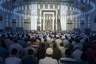 AREFE GÜNÜ 2026 | Ramazan Bayramı arefesi tatil mi, hangi güne denk geliyor?