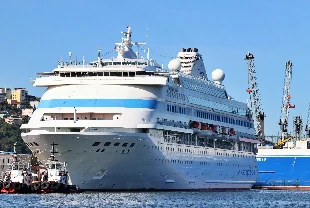Astoria Grande 940 turistle Samsun Limanı'na demirledi