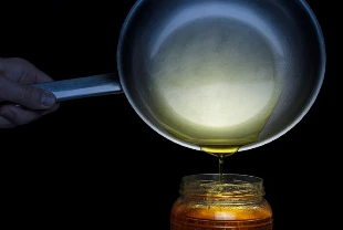 Atık yağlarda geri dönüşüm planı: Marketlerde toplama noktaları kurulacak