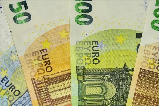 Euro Bölgesi temmuzda 12,4 milyar euro dış ticaret fazlası verdi