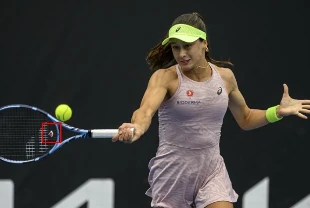 Avustralya Açık’ta bir ilk, rakette Filistin mesajı: Zeynep Sönmez tarihe geçti