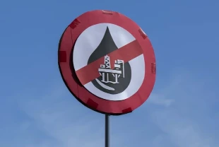 Avustralya’da fosil yakıt protestosu: Newcastle Limanı’nda gemi trafiği durduruldu