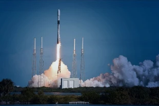 Ay için milyarderler savaşı: Musk ve Bezos’un yeni hedefi 'Ay Üssü Alpha'