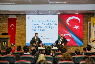 Azerbaycan Büyükelçisi İstanbul Ticaret öğrencileriyle
