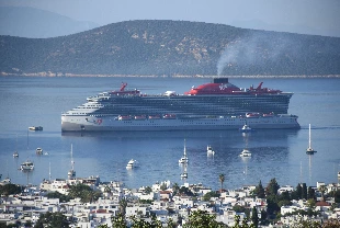 Bahamalar bayraklı Resilient Lady kruvaziyeri Bodrum'a demir attı