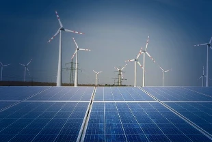 Bakan Bayraktar: Güneş ve rüzgar enerjisi kapasitesi beş yılda ikiye katlandı