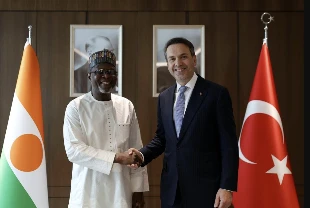 Bakan Bayraktar Nijer ile enerji adımlarını hızlandırdı: Petrol ve madencilikte işbirliği gündemde