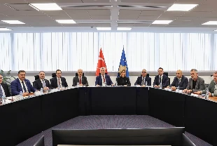 Bakan Bolat Kosova'da: Hizmet ticaretini kapsayan genişletilmiş anlaşma yolda