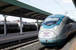 Bakan Uraloğlu: 2028'de YHT ile bağlanan il sayısını 27'ye çıkarmayı hedefliyoruz