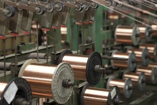 Bakır fiyatları Çin talebi endişeleriyle baskıda: Stoklar artıyor, dolar endeksi güçleniyor